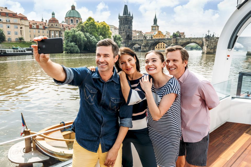 Prague: Vltava River Sightseeing Cruise - What You See: Charles Bridge Statues and Prague Castle from the Water
