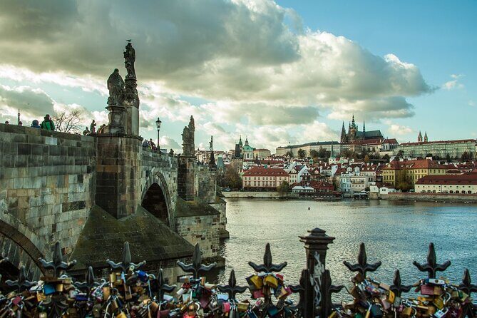 Prague Walking Tour in German: Old Town and Prague Castle - Prague Castle Compounds: The Included Free Admission Piece