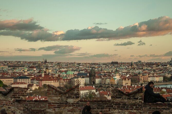 Prague Walking Tour in German: Old Town and Prague Castle - Guide Quality: German That Feels Like It’s Meant for You