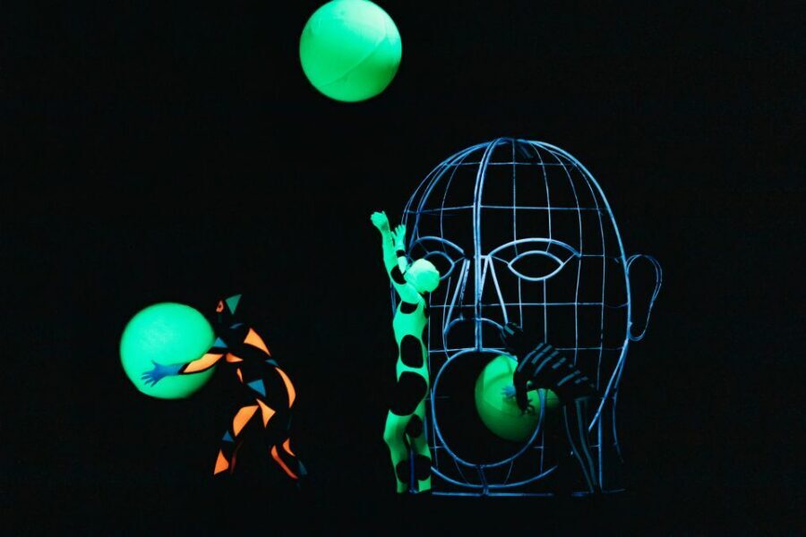 Prague: WOW Show Black Light Theater - Seating in an Unnumbered Theater: Where to Aim