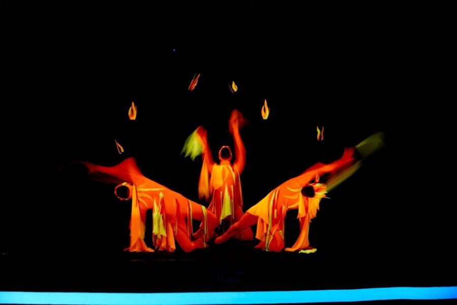 Prague: WOW Show Black Light Theater - House Rules That Affect Your Experience