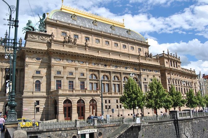 Prague's charming old places tour in Russian language - A one-day Prague hit that actually makes sense