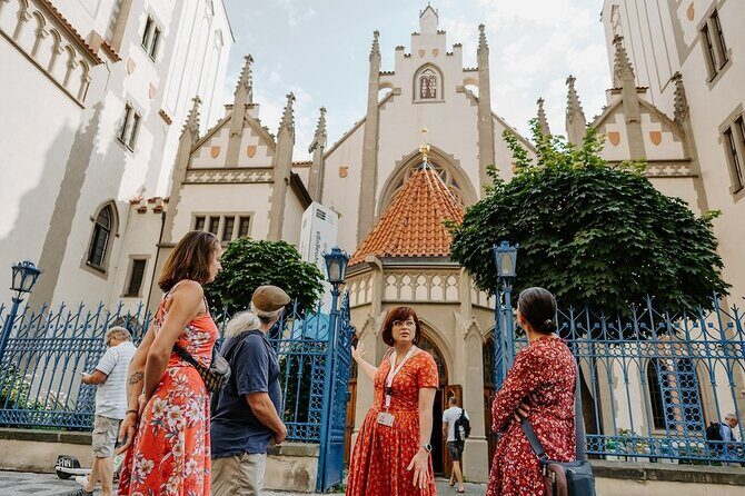 PRIVATE: 3h Stories of Prague Jewish Quarter Tour, drink included - Meeting in Prague without wasting your morning