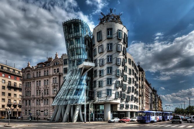 Private 4-hour City Tour of Prague with driver & official guide w/ Hotel pick up - Stop 1: Prague Castle highlights in a short 15-minute window