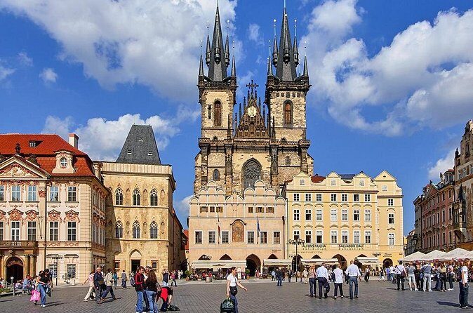 Private 4-hour City Tour of Prague with driver & official guide w/ Hotel pick up - Who this private Prague tour fits best