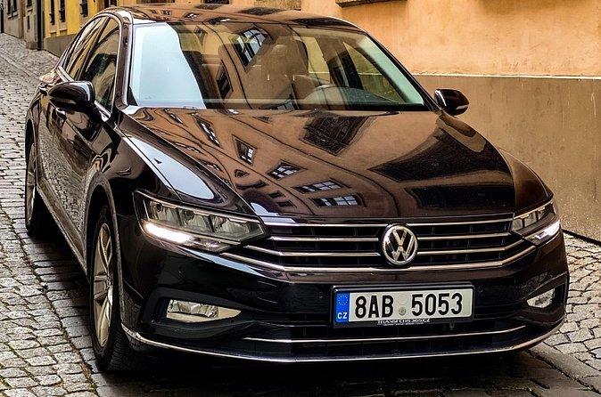 Private ARRIVAL Transfer by LIMOUSINE 3+1pax - How far ahead should you book for Prague timing?