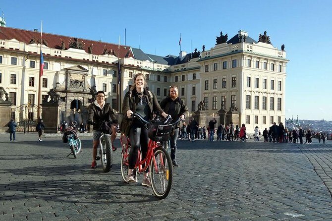 PRIVATE eBIKE TOUR - Stop 1: Prague’s second-largest city park break on wheels