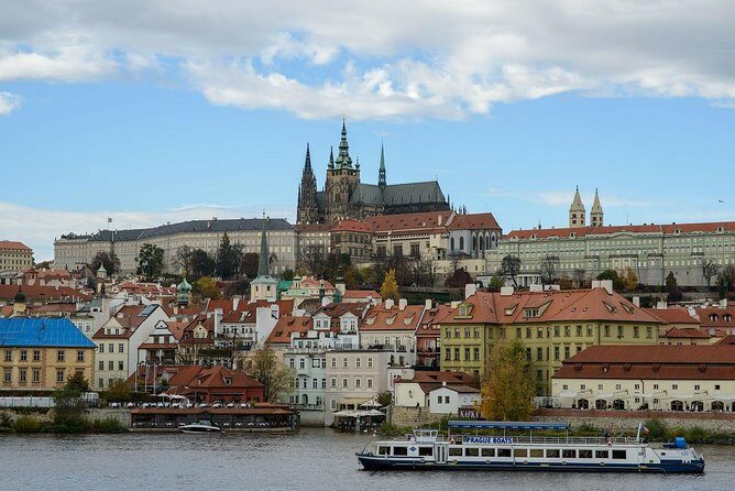 Private Half-Day Sightseeing Tour in Prague - Vyšehrad Park and the legends of the upper castle