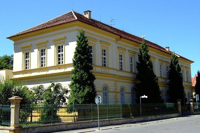Private Half-Day Tour From Prague To Terezín Concentration Camp - Small Fortress: when the story starts with confinement
