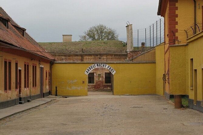 Private Half-Day Tour From Prague To Terezín Concentration Camp - Ghetto Museum + dormitories: learn the human scale