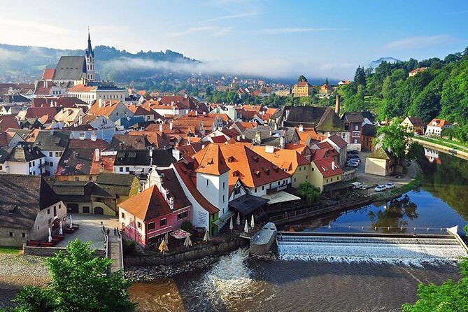 Private Luxury Transfer to Cesky Krumlov from Prague - The Ride Options: Sedan Limousine vs Mercedes Minivan
