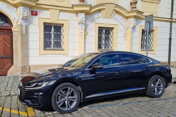 Private Prague Airport Departure Transfer - The Ride Experience: Water, WiFi, and the Calm of a Private Drive