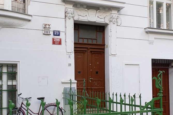 Private Prague Art Nouveau and Cubism Walking Tour - Jerusalem Synagogue: the Moorish look with Art Nouveau timing