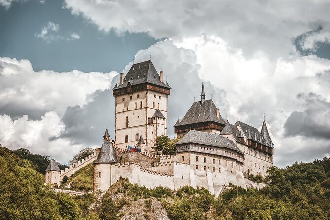 Private Prague walking tour & Karlstejn castle trip from Prague - Lunch in the countryside: a real included break, not a quick stop