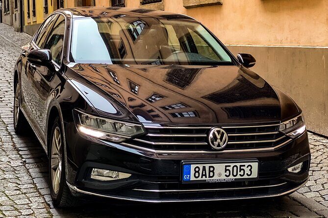 Private ROUND-TRIP (FROM and TO the AIRPORT) by LIMOUSINE 3+1pax - Quick hits before you book