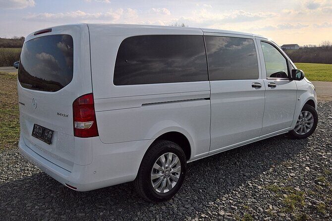 Private Transfer from Prague Airport to Prague City Hotels 1 - 7 pax - Practical Tips to Make Pickup Smoother