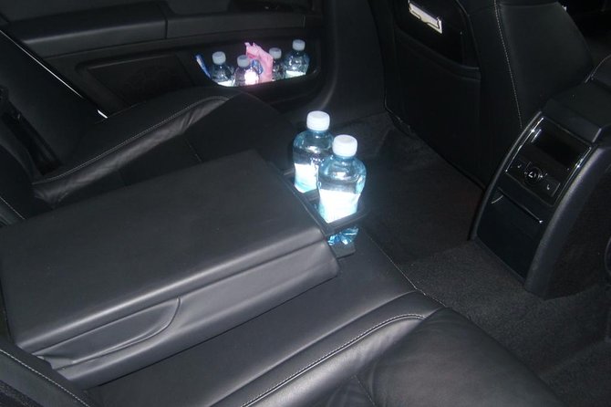 Private Transfer from Prague Airport to the City Centre - Door-to-Door Prague Airport Transfer Without the Taxi Chess