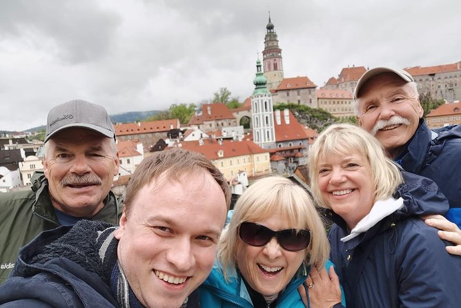 Private UNESCO Český Krumlov Trip from Prague with Local Guide - The 2-hour free block: shop, snack, museum hop, or simply wander
