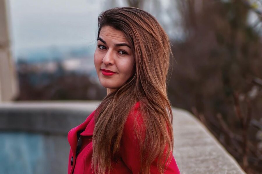 Professional photoshoot in Prague - 1 hour, 30 or 15 min - Pick Your Prague Landmark: Charles Bridge, Old Town Square, Castle or Royal Garden