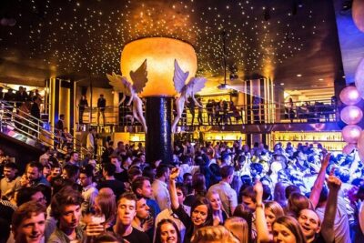 PUB CRAWL IN PRAGUE | Admission Ticket - Where to meet on Karlova (and how not to waste time)