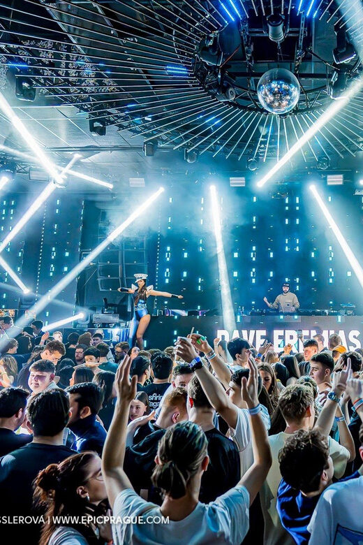Pub Crawl with Shots and Night Club I Prague - Practical pacing: how to enjoy shots and still stay in control