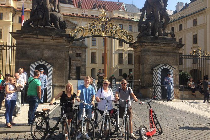Radtour durch Prag auf Deutsch - Letná Beer Garden: First Views and the Best Kind of Reset