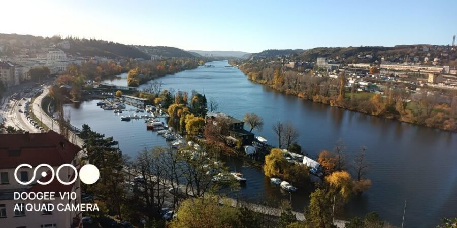 Real life in Prague - Easy Walk from Vysehrad to Vyton - Starting with tea and homemade pastry (and why it works)