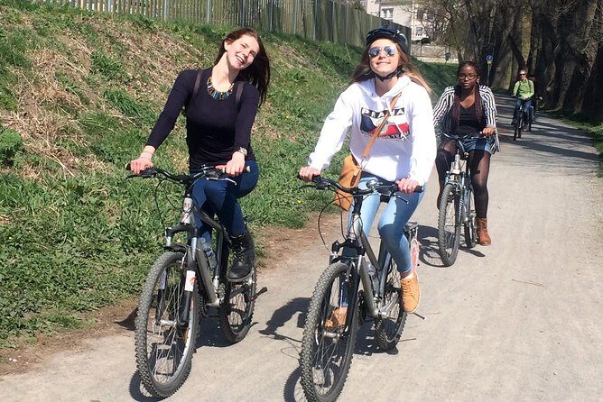 River & Park Bike Tour to Troja Chateau (Private small groups) - The beer stop: why it works (and what to do if you skip it)