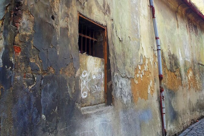 Scary Prague Walking Tour - Practical tips so your walk feels scary in the good way