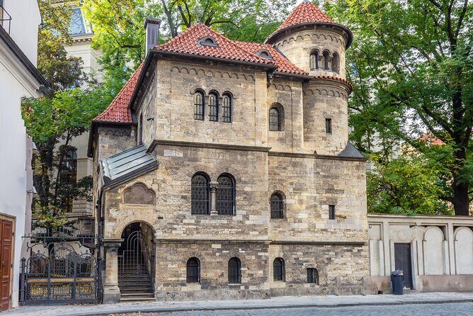Small-Group Tour through the History of Jewish Prague - Spanish Synagogue and the Jewish Museum: from Joseph II to after WWII