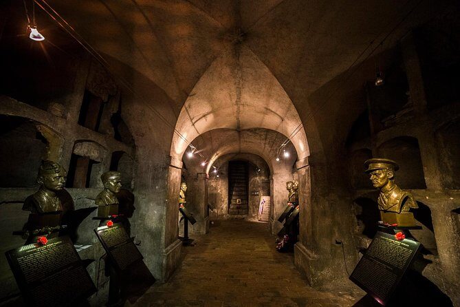 Small-Group World War 2 & Operation Anthropoid Tour in Prague - Týnská Street start and walking pace you can handle
