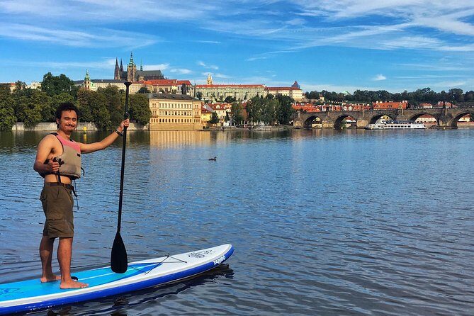 Stand-Up Paddleboarding on the Vltava River in Prague - The guide factor: why Samuel’s style gets praise