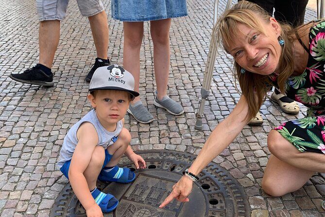 The Best of - private tour with PERSONAL PRAGUE GUIDE - Stop 3: Lennonova Zeď and the Memory of Communism