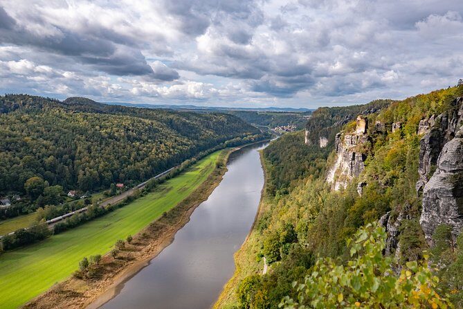 Top Full-Day Adventure: Bohemian & Saxon Switzerland from Prague - Winter finale: Tisá Rocks and the rock labyrinth walk