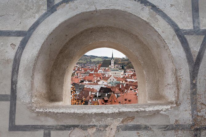 UNESCO Cesky Krumlov from Prague with Guided Tour and Transfer - Prague to Český Krumlov: a 9:00 am start and a long day on the road