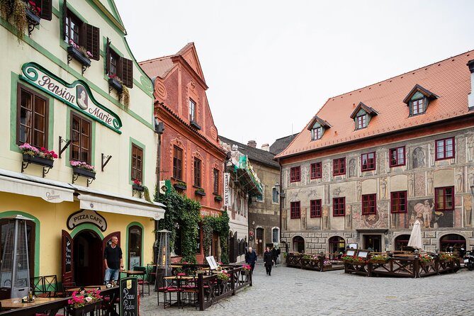 UNESCO Cesky Krumlov from Prague with Guided Tour and Transfer - Timing reality: castle, walking, and why some people feel the day is rushed
