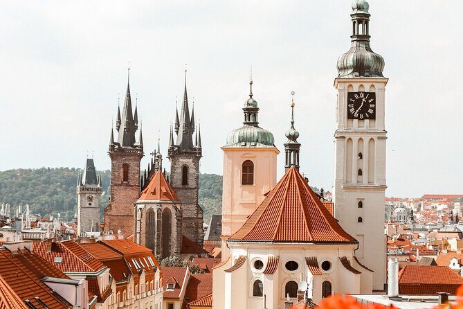 VIP Tour: Professional photos - You and Prague Best Monuments - Pickup, mobile tickets, and how to show up ready