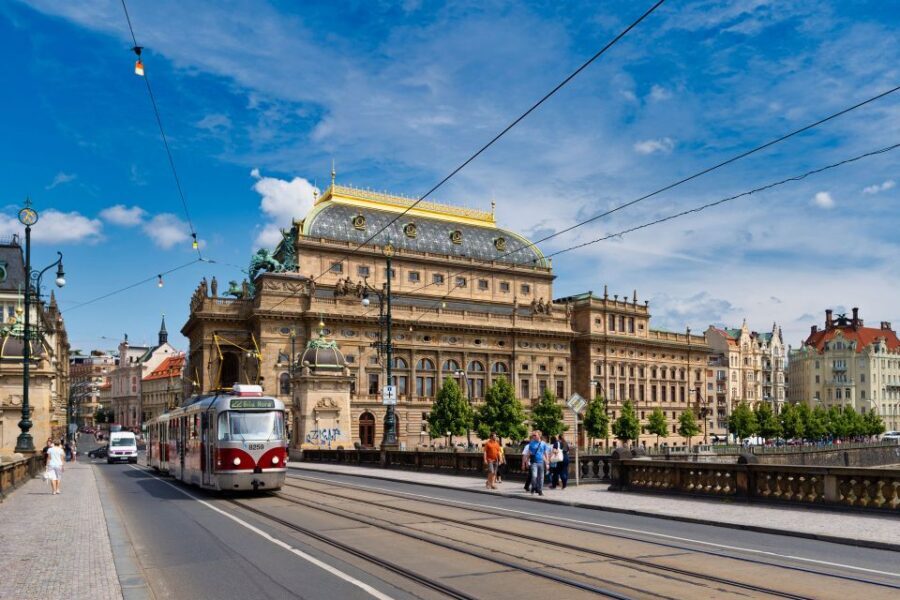 Walking tour of Prague in French : Nové Město - Price and timing: what you really get for $27 and 2.5 hours