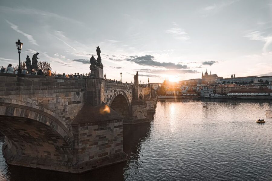 Walking tour of Prague in french: Old Town & Charles Bridge - Key things that make this tour worth your time
