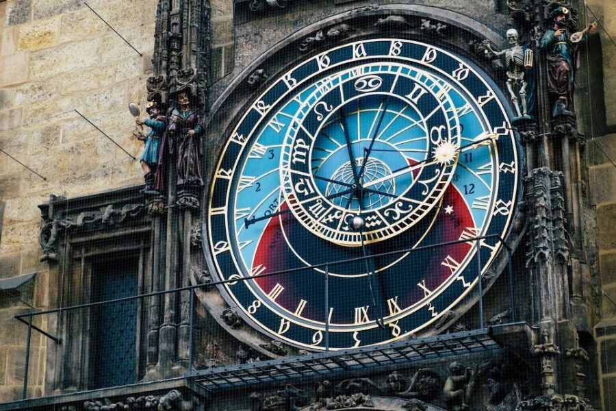 Walking tour of Prague in french: Old Town & Charles Bridge - Meeting at Celetná Street (and how to get there fast)