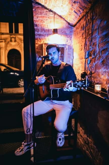 Wednesday Night Live Music with Cocktails - The free cocktail that makes the price make sense