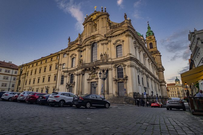 Welcome to Prague - Private Tour with Licensed Guide - Staroměstské náměstí (Old Town Square): where explanations meet architecture