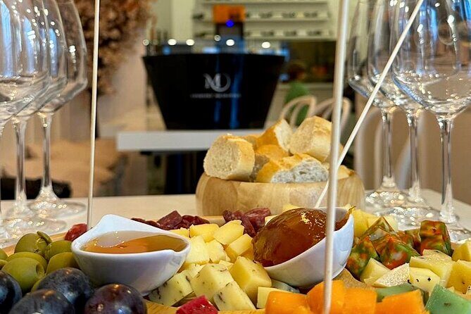 Wine Tasting and History Prague - The Art Gallery Prologue: Prosecco + Wine History in Plain Human Terms